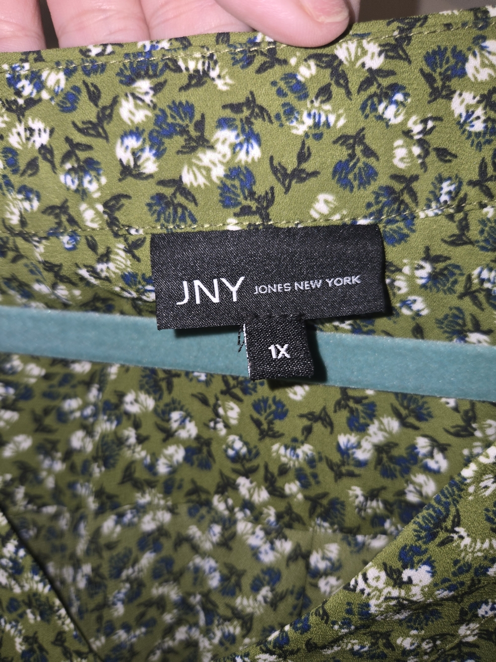 Jones New York Green Floral 3/4  Sleeve Blouse - Picture 2 of 3